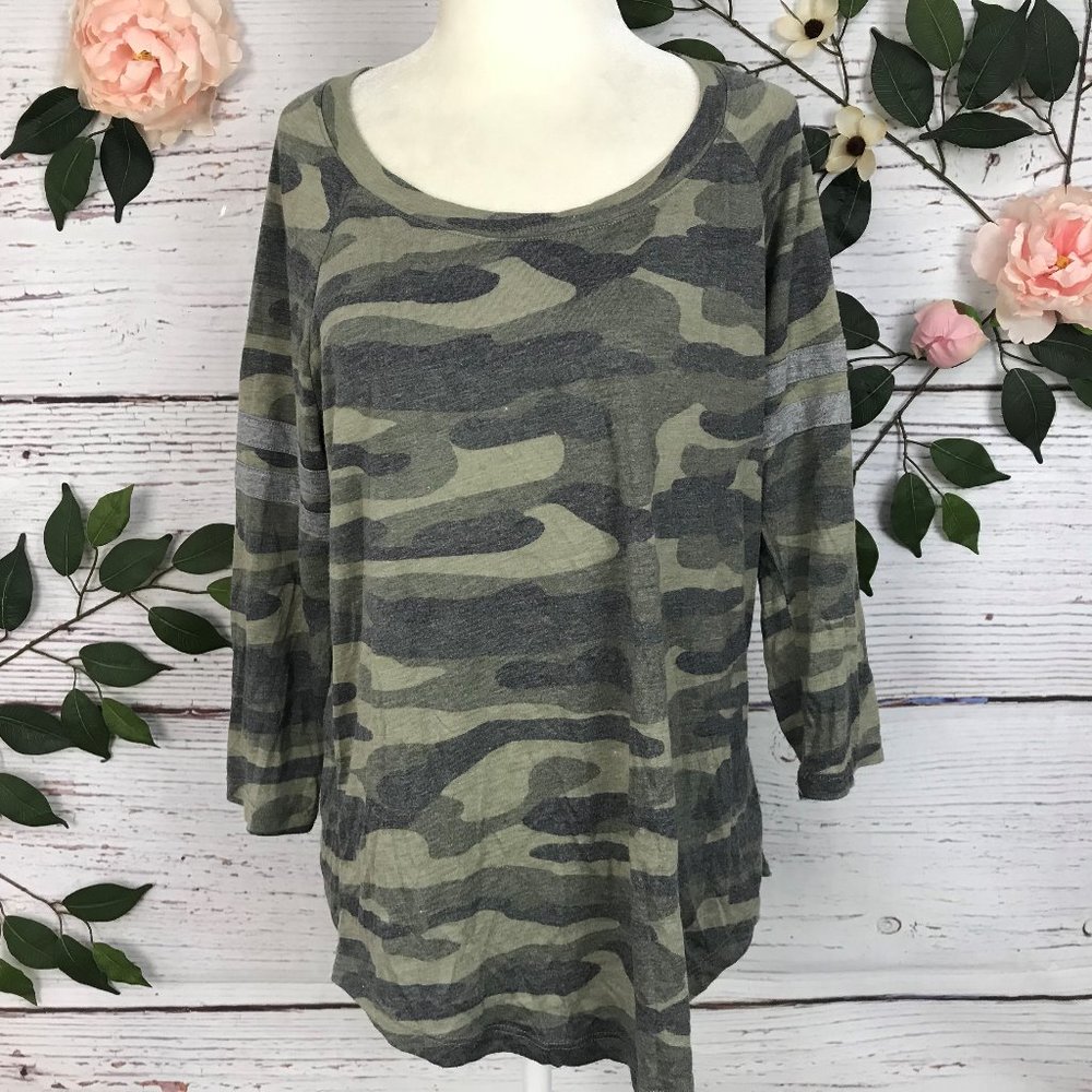 Torrid Size 00 Large Camo Baseball Sleeve Top